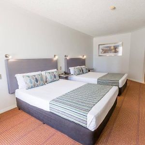Standard 2 Queen Beds